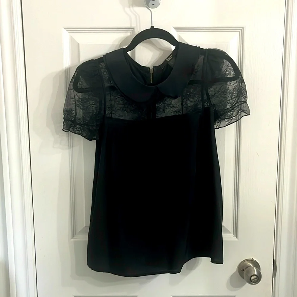 Smythe Black Lace Top - Picture 1 of 3